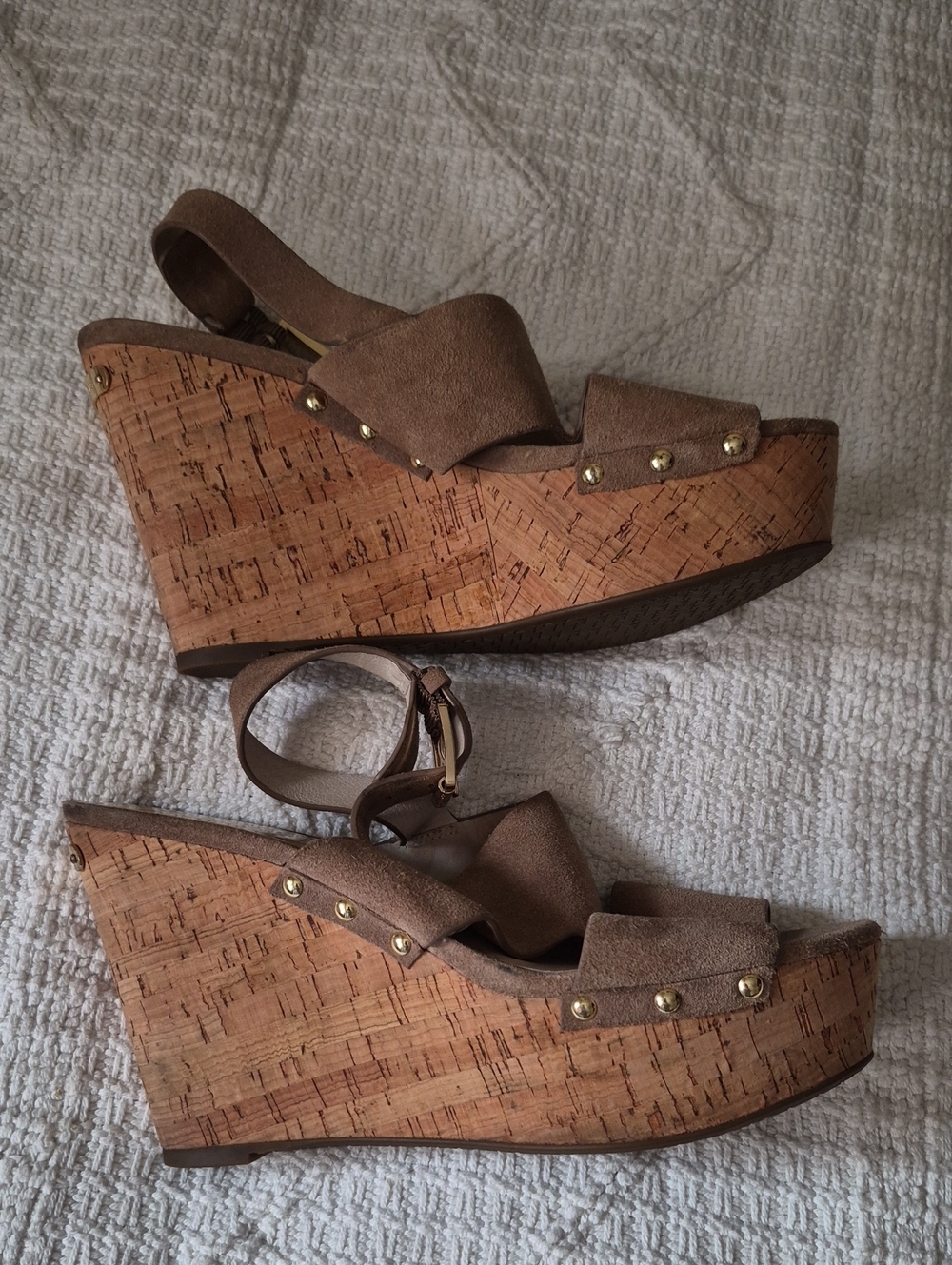 MICHAEL KORS "Carina" Suede Cork Platform Wedge Sandals - Taupe / Beige Size 8.5